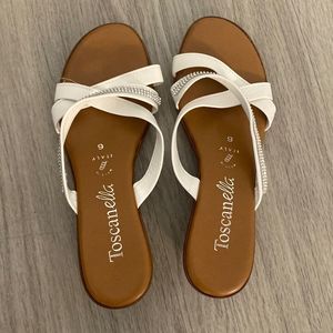 NWOT Toscanella Made In Italy Sandals Jewel Silver - Size 6